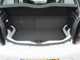Volkswagen Up! (2020) thumbnail 16