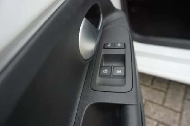 Volkswagen Up! (2020) thumbnail 19