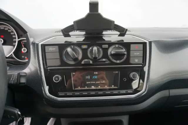 Volkswagen Up! (2020) thumbnail 25