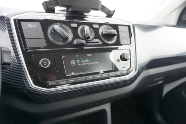 Volkswagen Up! (2020) thumbnail 27