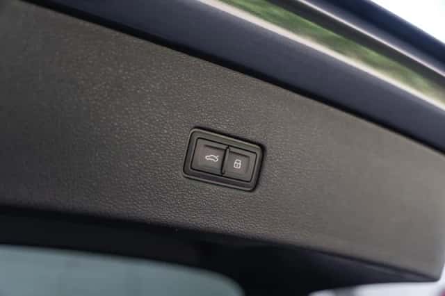 Audi Q8 (2021) thumbnail 23