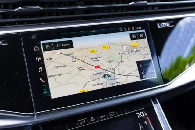 Audi Q8 (2021) thumbnail 30
