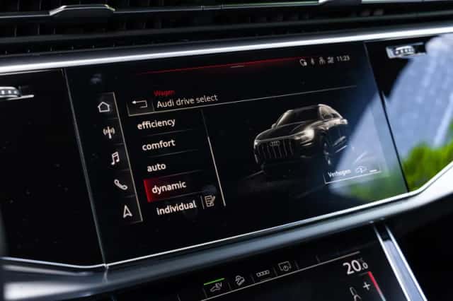 Audi Q8 (2021) thumbnail 32