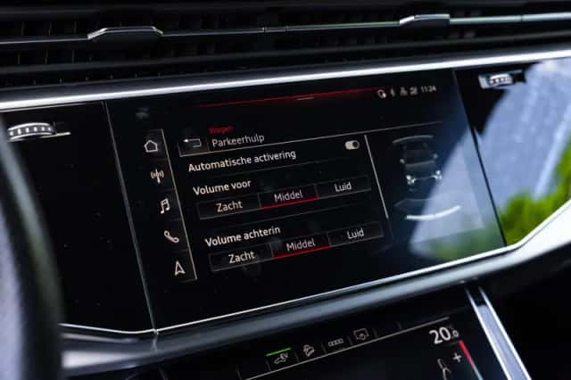 Audi Q8 (2021) thumbnail 51