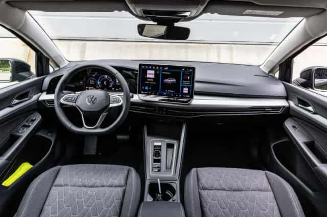 Volkswagen Golf (2026) thumbnail 5