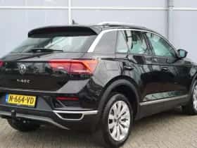 Volkswagen T-Roc (2021) thumbnail 2