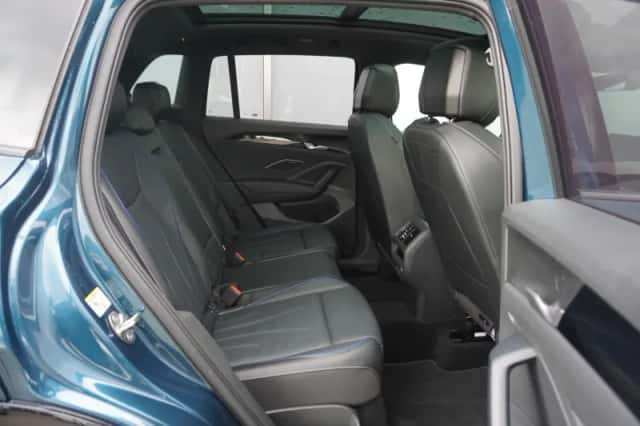 Volkswagen Tiguan (2025) thumbnail 8