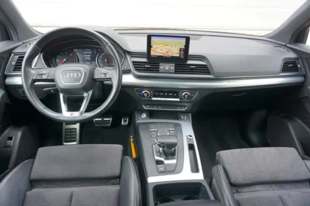 Audi Q5 (2018) thumbnail 4