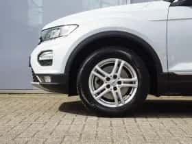 Volkswagen T-Roc (2018) thumbnail 15