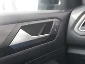 Volkswagen T-Roc (2018) thumbnail 34