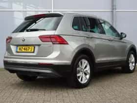 Volkswagen Tiguan (2017) thumbnail 2