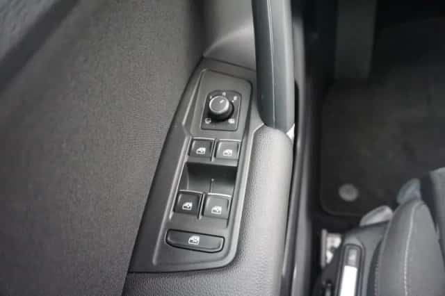 Volkswagen Tiguan (2017) thumbnail 21