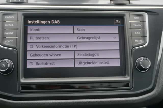 Volkswagen Tiguan (2017) thumbnail 35
