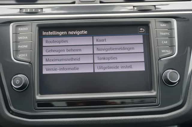 Volkswagen Tiguan (2017) thumbnail 42