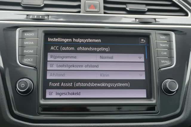 Volkswagen Tiguan (2017) thumbnail 52