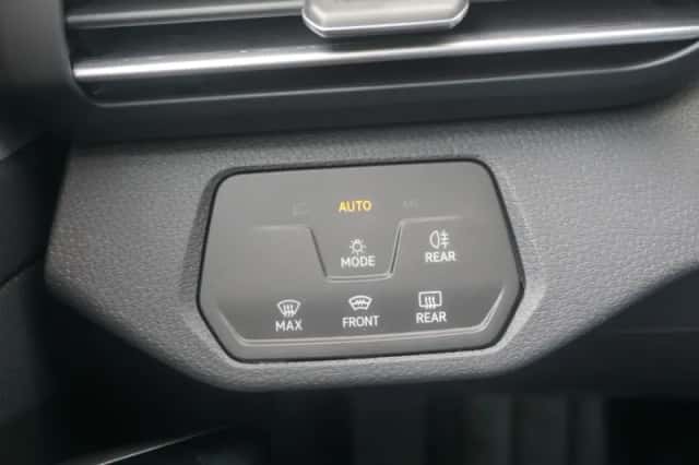 Volkswagen ID.4 (2020) thumbnail 35