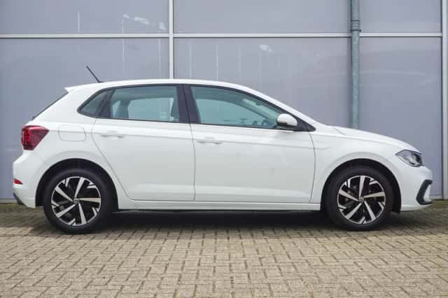 Volkswagen Polo (2022) thumbnail 3
