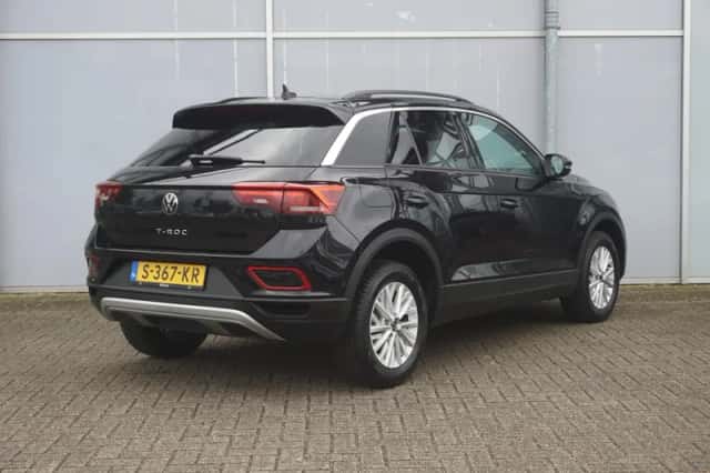 Volkswagen T-Roc (2022) thumbnail 2