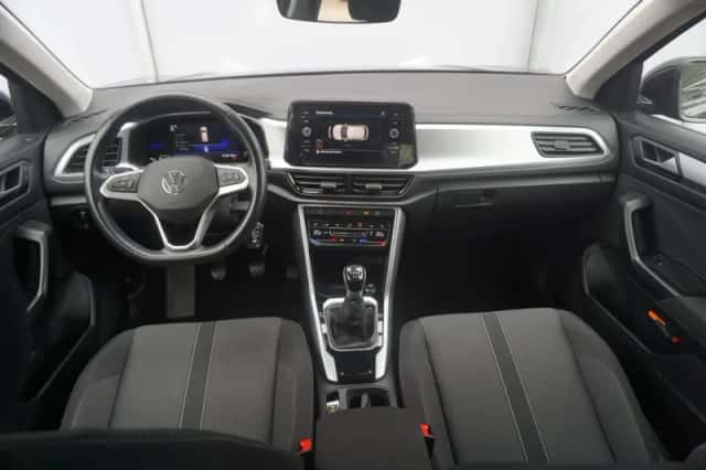 Volkswagen T-Roc (2022) thumbnail 5
