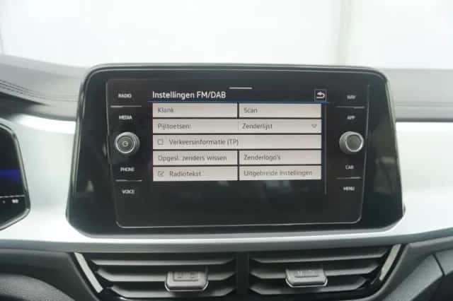 Volkswagen T-Roc (2022) thumbnail 42