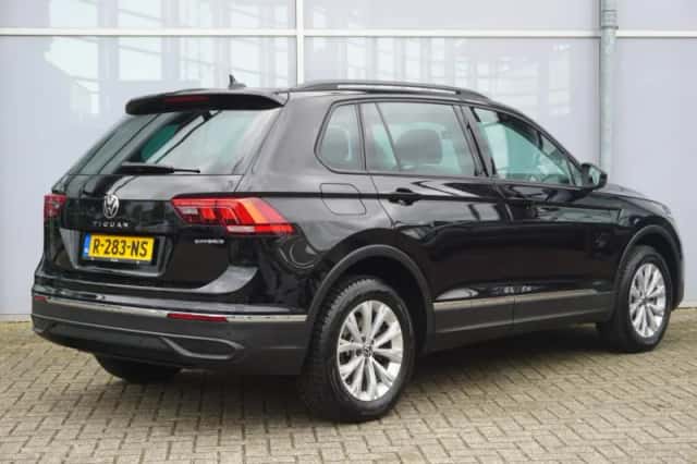 Volkswagen Tiguan (2022) thumbnail 2