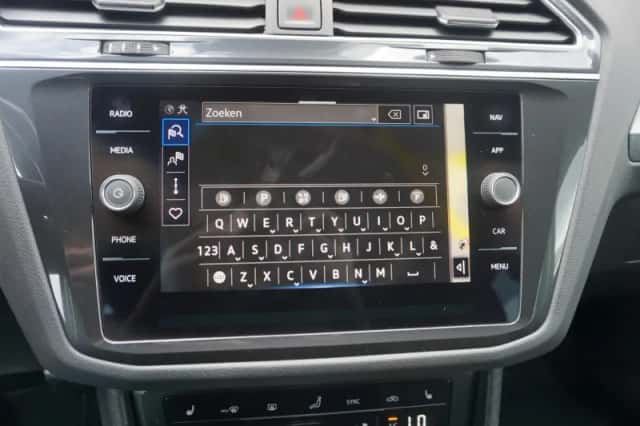 Volkswagen Tiguan (2022) thumbnail 64