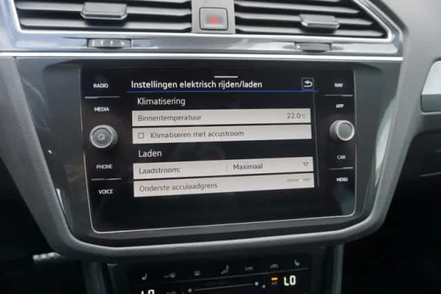 Volkswagen Tiguan (2022) thumbnail 74