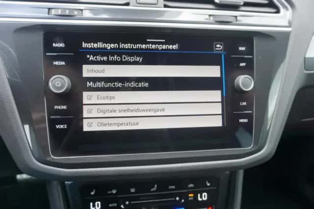 Volkswagen Tiguan (2022) thumbnail 77