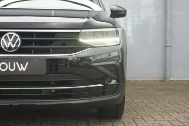 Volkswagen Tiguan (2022) thumbnail 10