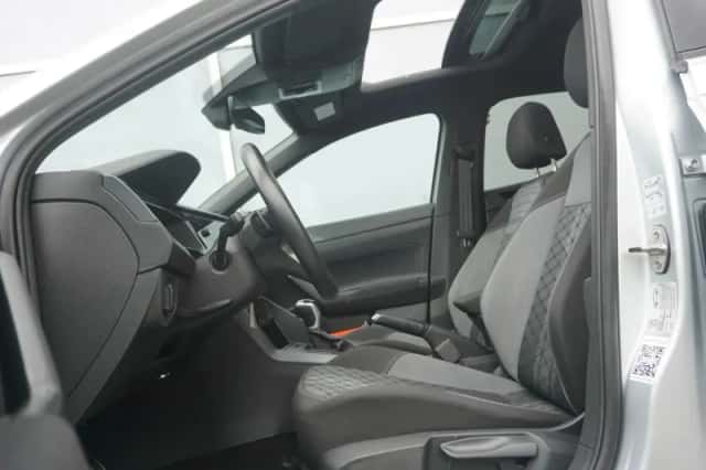 Volkswagen Taigo (2024) thumbnail 4