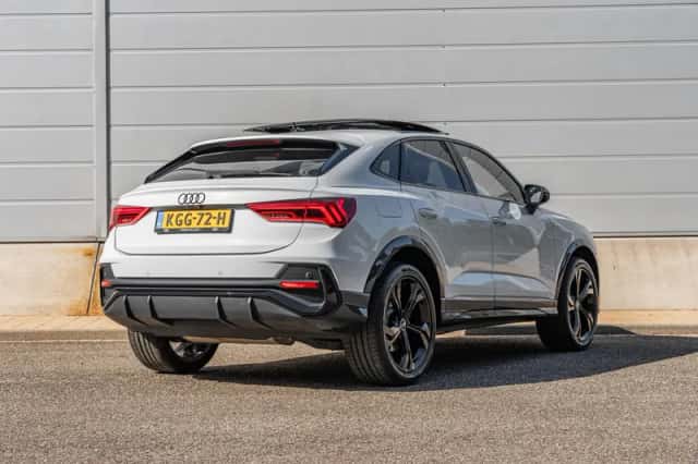 Audi Q3 (2022) thumbnail 2