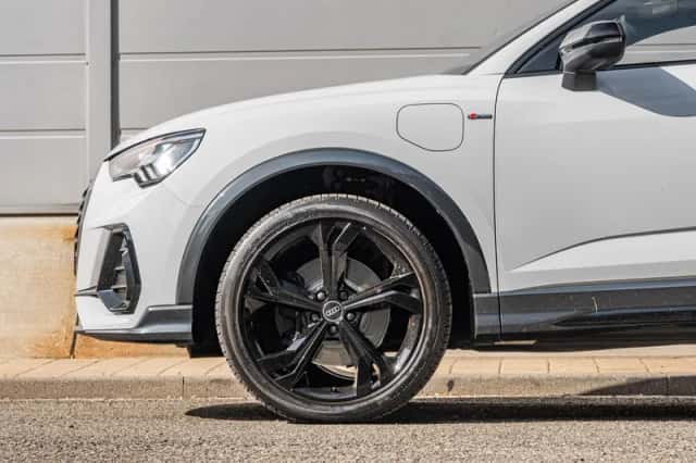 Audi Q3 (2022) thumbnail 15