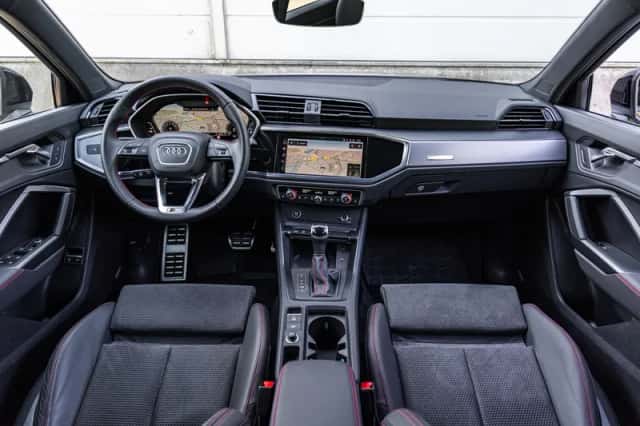Audi Q3 (2022) thumbnail 5