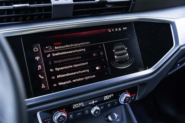 Audi Q3 (2022) thumbnail 49