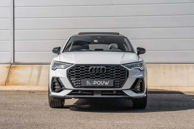 Audi Q3 (2022) thumbnail 9