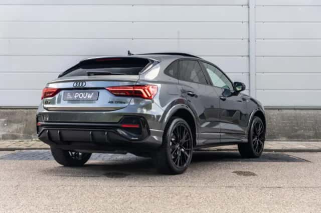 Audi Q3 (2022) thumbnail 2