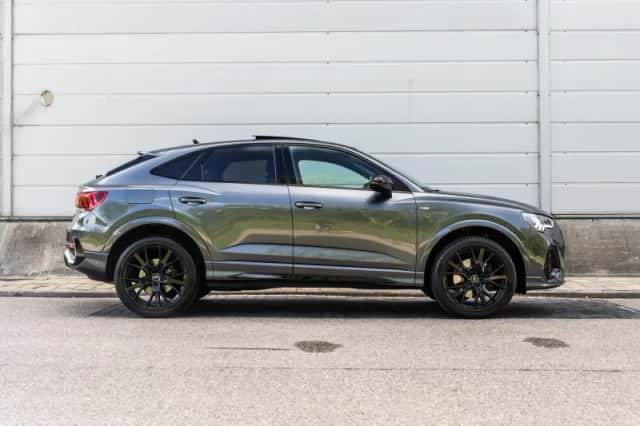 Audi Q3 (2022) thumbnail 3