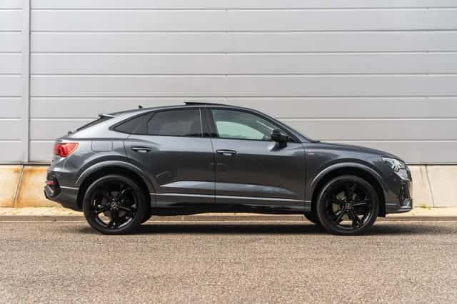 Audi Q3 (2022) thumbnail 3