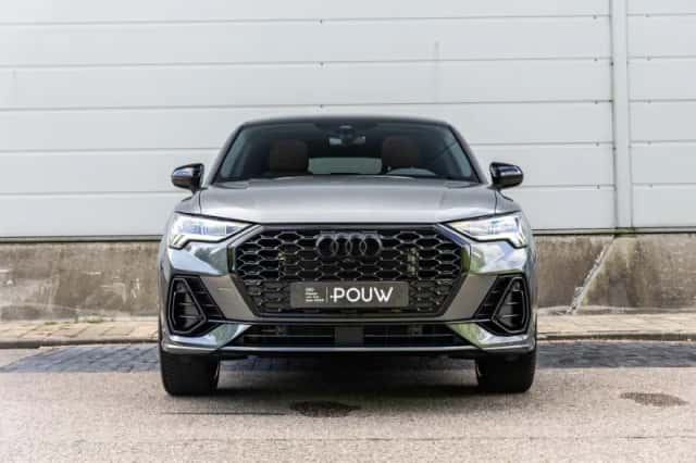 Audi Q3 (2022) thumbnail 8
