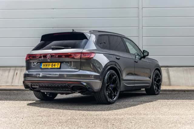 Volkswagen Touareg (2024) thumbnail 2