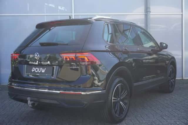 Volkswagen Tiguan (2022) thumbnail 2