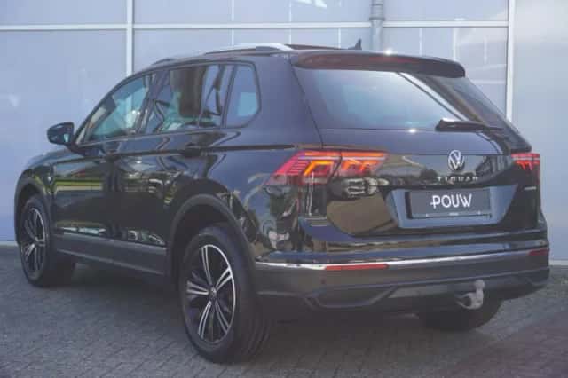 Volkswagen Tiguan (2022) thumbnail 11