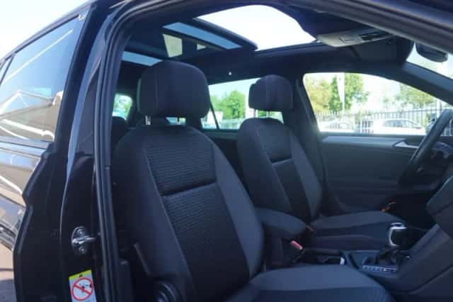 Volkswagen Tiguan (2022) thumbnail 23