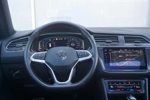 Volkswagen Tiguan (2022) thumbnail 24