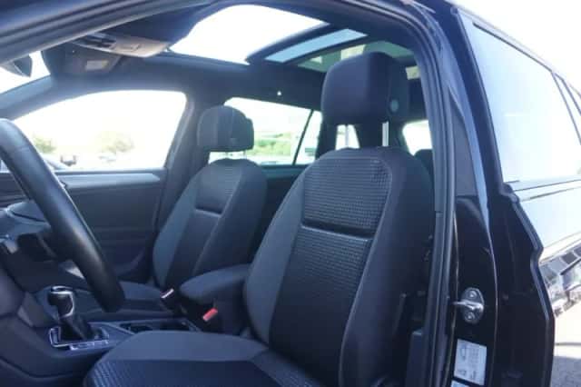 Volkswagen Tiguan (2022) thumbnail 4