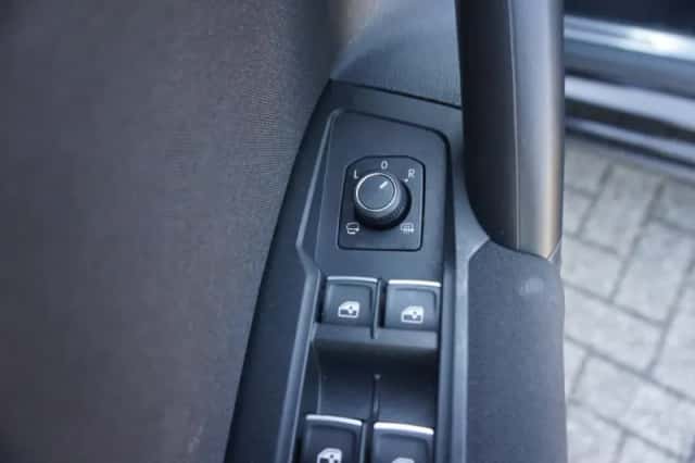 Volkswagen Tiguan (2022) thumbnail 35