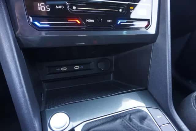 Volkswagen Tiguan (2022) thumbnail 37