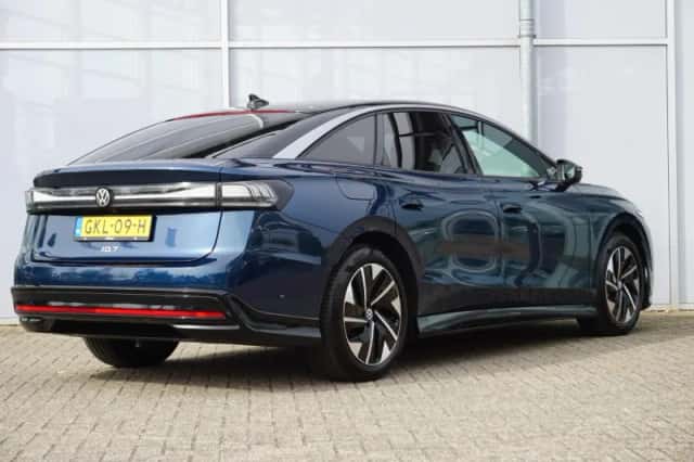 Volkswagen ID.7 (2024) thumbnail 2