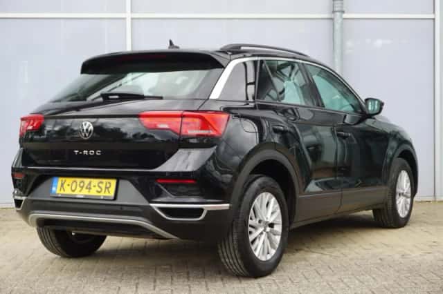 Volkswagen T-Roc (2021) thumbnail 2