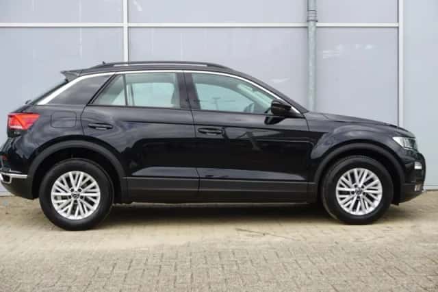 Volkswagen T-Roc (2021) thumbnail 3